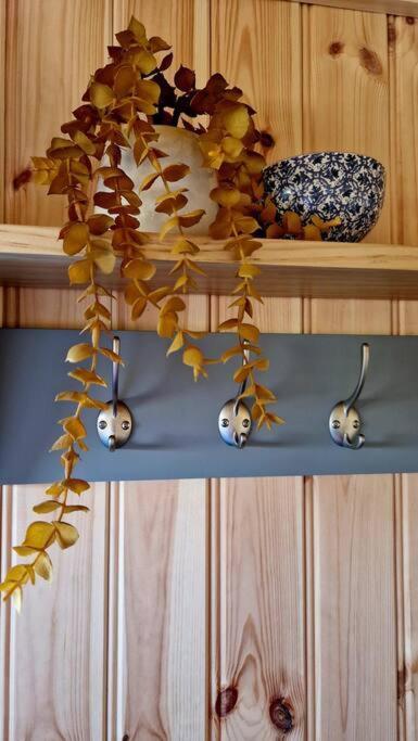 The Shepherd'S Hut @ Innlands Kilmaluag エクステリア 写真